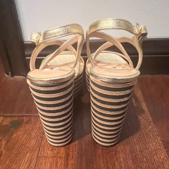 GIAMPAOLO VIOZZI CRISSCROSS WEDGE PLATFORMS, SIZE EUR 39/US 8, GOLD/BLACK/BEIGE - Picture 7 of 8